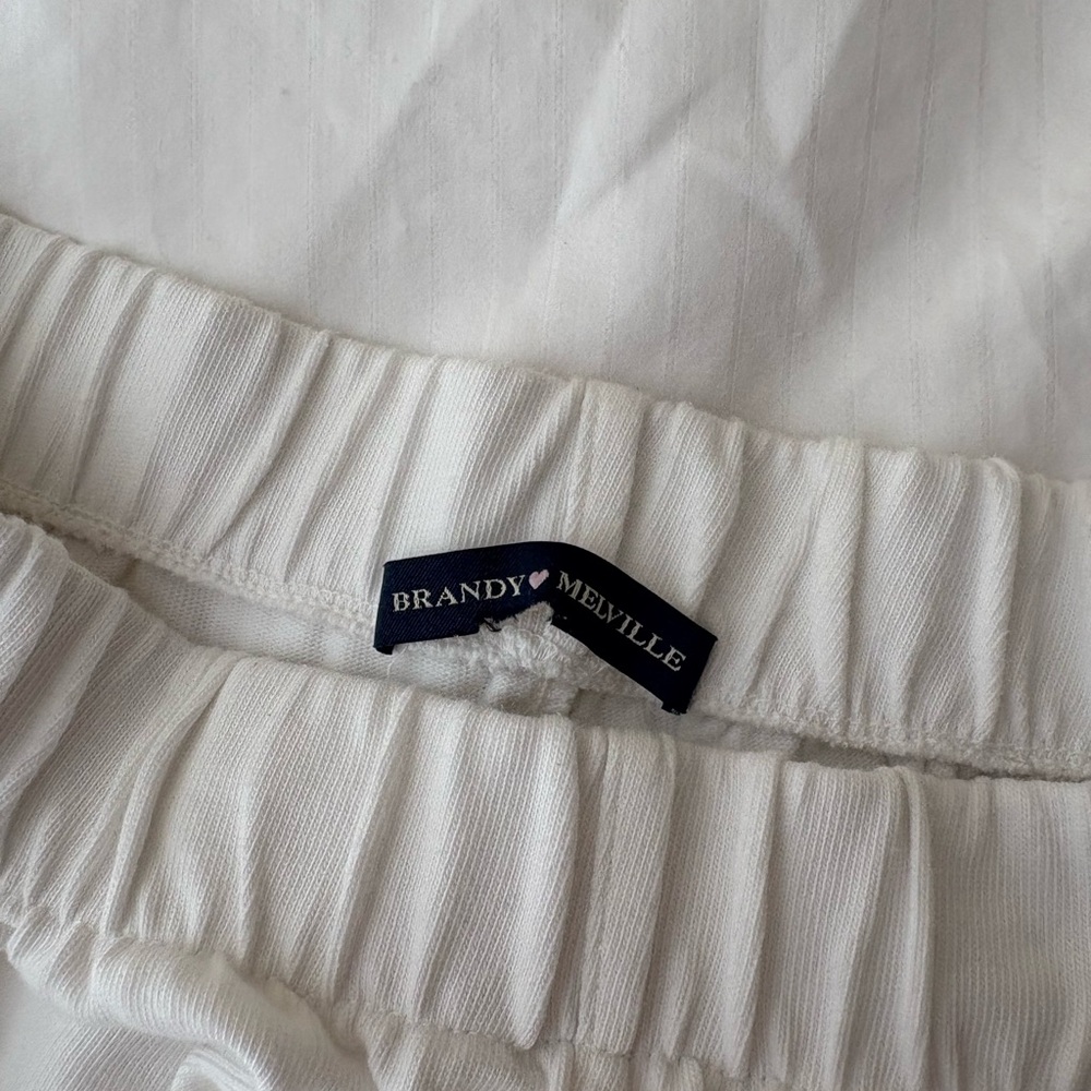 NWOT Brandy Melville Straight Leg Sweatpants